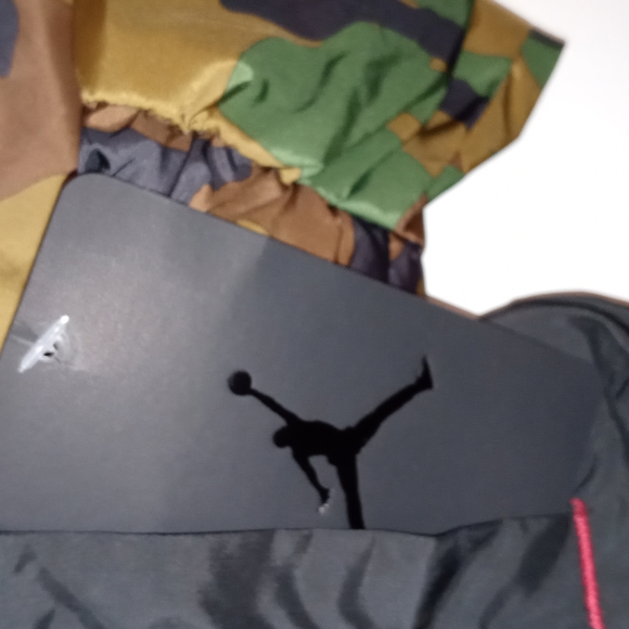 Sold - Picture 3 of 9